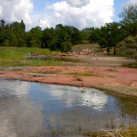 Vila Soederoe Stugby Finstrom Exteriér fotografie