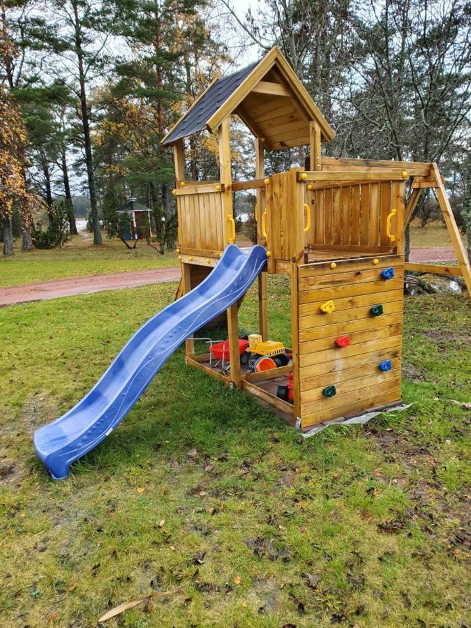 Vila Soederoe Stugby Finstrom Exteriér fotografie